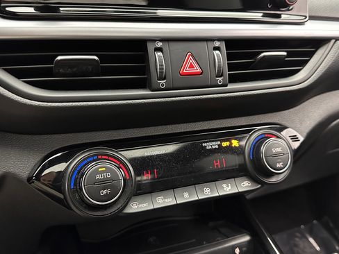 Used 2023 Kia Forte GT-Line w/ GT-Line Premium Package image 18