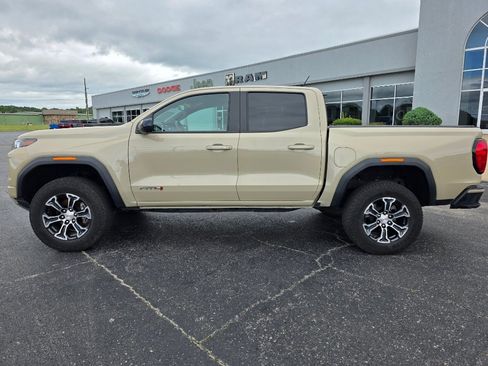 Used 2023 GMC Canyon AT4 w/ AT4 Premium Package AWD/4WD image 9