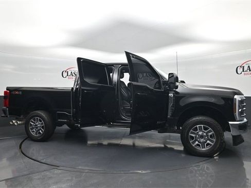 Used 2024 Ford F250 Lariat image 32