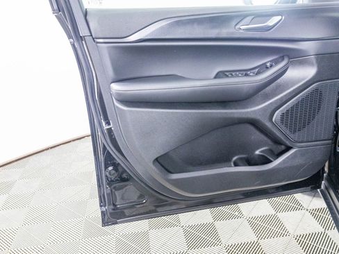 New 2025 Jeep Grand Cherokee L Laredo w/ Luxury Tech Group I image 14