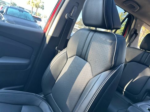 Used 2025 Honda Pilot Elite image 34