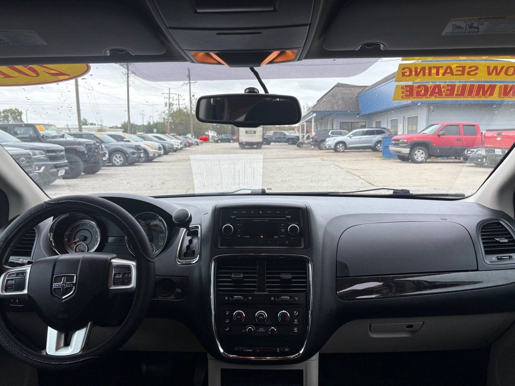 Used 2017 Dodge Grand Caravan SE w/ UConnect Hands-Free Group FWD image 15