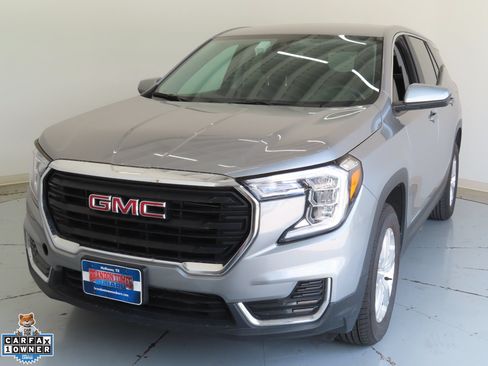 Used 2024 GMC Terrain SLE AWD/4WD image 8