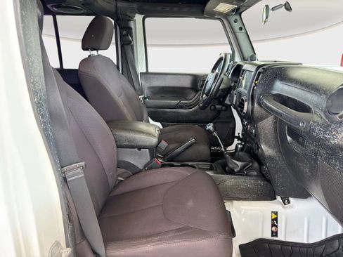 Used 2014 Jeep Wrangler Unlimited Sport w/ Connectivity Group image 18