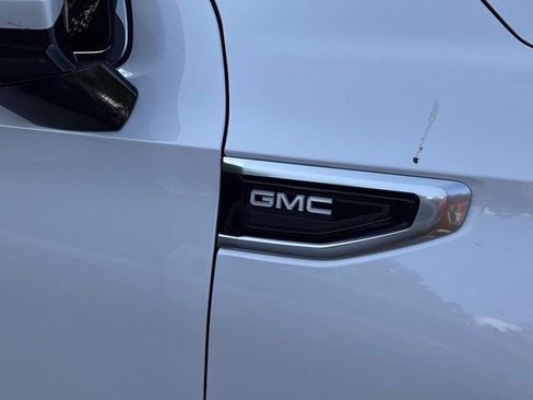 Used 2021 GMC Yukon Denali w/ Denali Premium Package AWD/4WD image 9