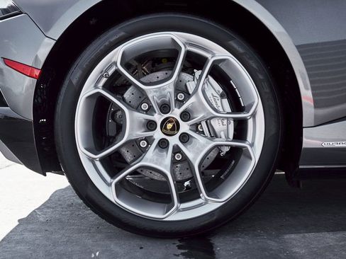 Used 2024 Lamborghini Huracan EVO AWD/4WD image 28