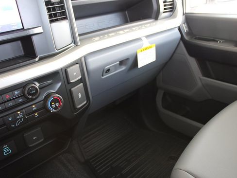 Used 2025 Ford F250 XL AWD/4WD image 37