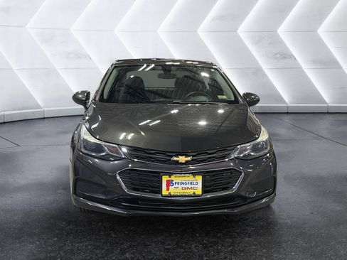 Used 2017 Chevrolet Cruze LT w/ Convenience Package image 9