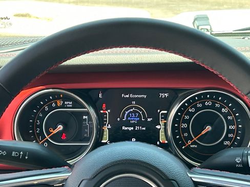 Used 2023 Jeep Gladiator Rubicon w/ LED Lighting Group AWD/4WD image 10