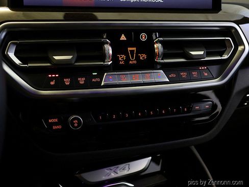 Certified 2025 BMW X4 xDrive30i AWD/4WD image 24
