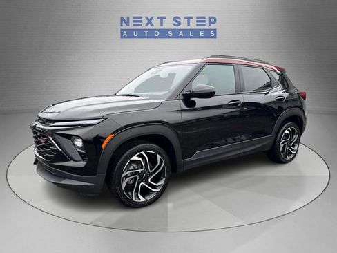 Used 2024 Chevrolet TrailBlazer RS w/ Convenience Package image 3