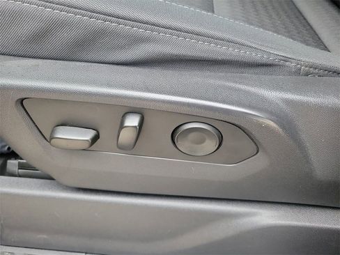 Used 2024 Chevrolet Silverado 1500 Custom image 12