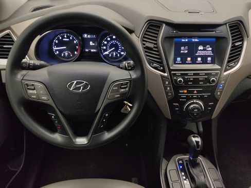 Used 2017 Hyundai Santa Fe SE image 22