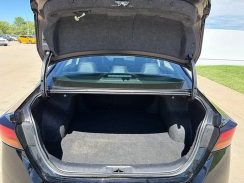 Used 2025 Nissan Altima 2.5 SR AWD/4WD image 10