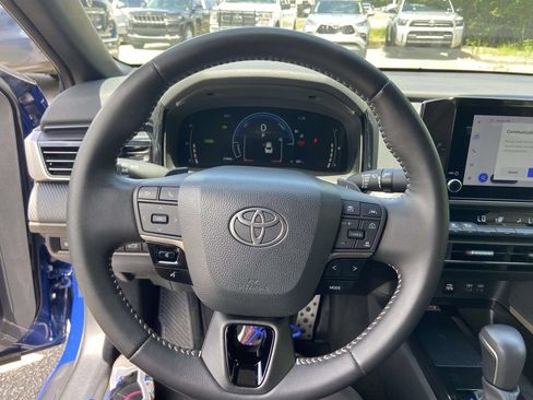 Used 2025 Toyota Camry SE w/ Convenience Package FWD image 26