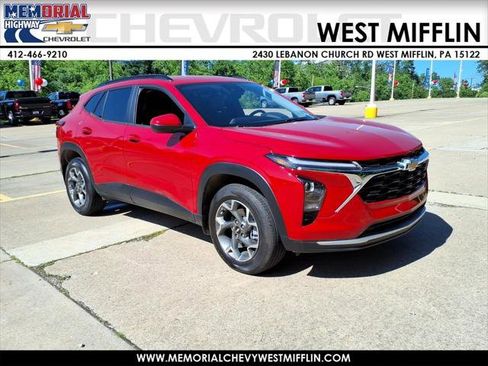Used 2026 Chevrolet Trax LT w/ LT Convenience Package FWD image 1