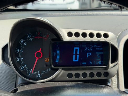 Used 2013 Chevrolet Sonic LT FWD image 17