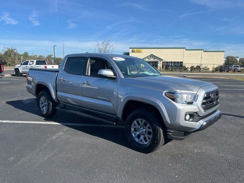 Certified 2019 Toyota Tacoma SR5 image 7