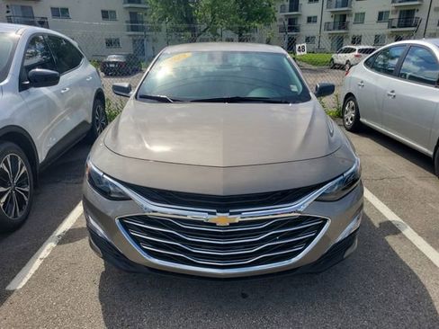 Used 2023 Chevrolet Malibu LS FWD image 2