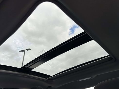 Used 2024 Chevrolet Malibu LT image 11