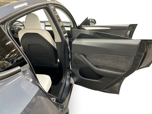 Certified 2023 Tesla Model Y Long Range AWD/4WD image 12