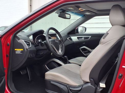 Used 2013 Hyundai Veloster w/ Style Pkg image 5