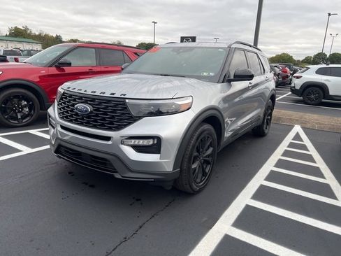 Used 2022 Ford Explorer ST-Line w/ Class IV Trailer Tow Package image 2
