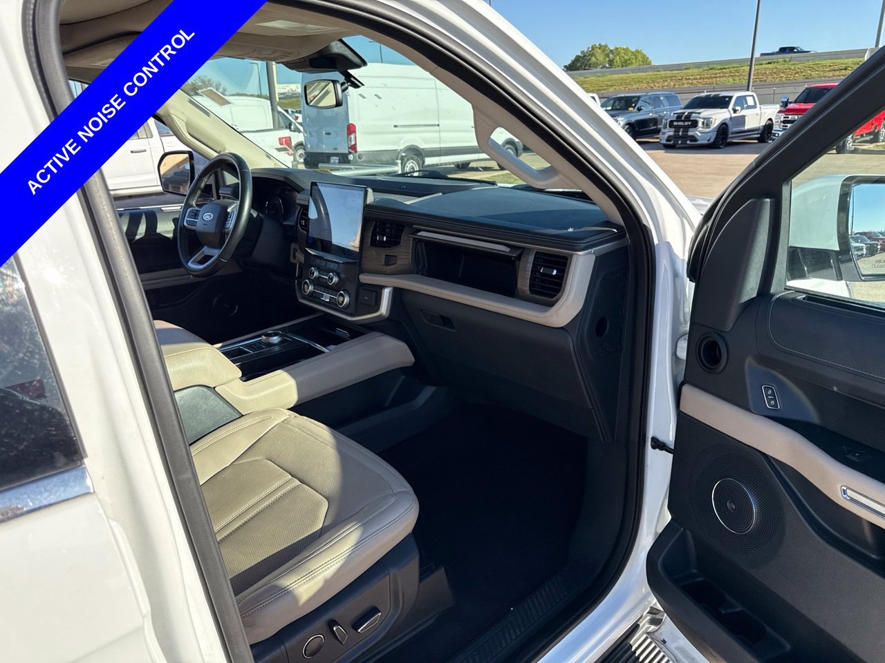 Used 2024 Ford Expedition Max Limited RWD image 16