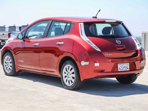 Used 2013 Nissan Leaf S FWD image 8
