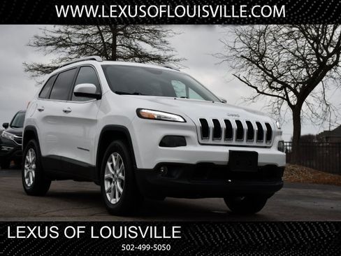 Used 2018 Jeep Cherokee Latitude Plus w/ Comfort/Convenience Group image 1