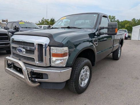 Used 2010 Ford F250 XLT AWD/4WD image 2