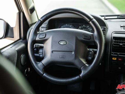 Used 2004 Land Rover Discovery SE AWD/4WD image 9