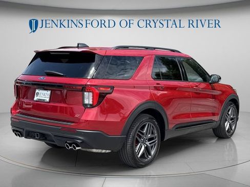 Used 2025 Ford Explorer ST AWD/4WD image 5