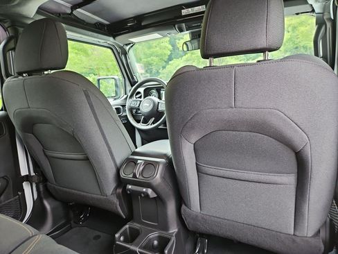 Used 2024 Jeep Wrangler Unlimited Sport AWD/4WD image 18