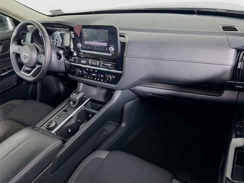 Used 2022 Nissan Pathfinder SV w/ SV Premium Package image 29