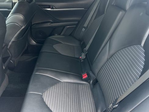 Used 2021 Toyota Camry SE w/ Carpet Mat Package (TMS) FWD image 11