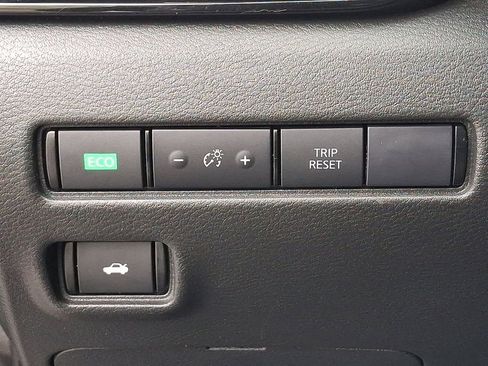 Used 2023 Nissan Sentra SV image 25