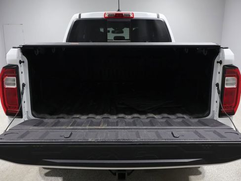 Used 2024 GMC Canyon Denali image 4