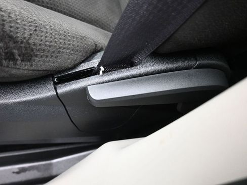 Used 2016 Dodge Grand Caravan SE image 12