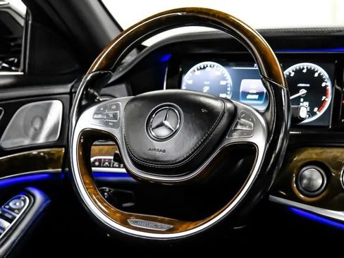 Used 2017 Mercedes-Benz S 550 Sedan image 19