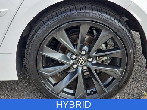 Used 2024 Toyota Corolla SE w/ SE Package FWD image 31