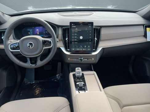 New 2026 Volvo XC90 B6 Plus w/ Protection Package Premier image 25