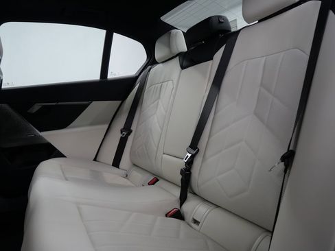 Used 2025 BMW 530i w/ Premium Package image 17