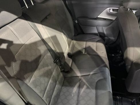 Used 2017 Kia Niro LX FWD image 32