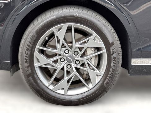 Used 2025 Genesis GV70 2.5T AWD/4WD image 11