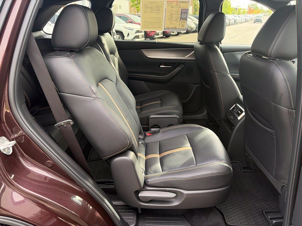 Used 2024 MAZDA CX-90 Plug-In Hybrid w/ Premium Plus AWD/4WD image 16
