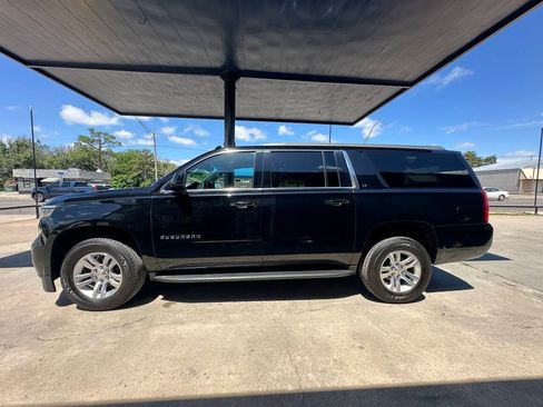 Used 2019 Chevrolet Suburban LT RWD image 5