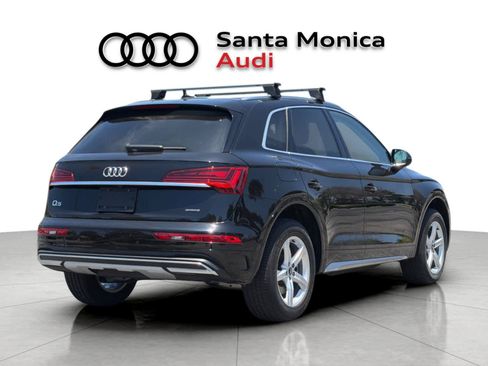 Used 2023 Audi Q5 2.0T Premium w/ Convenience Package AWD/4WD image 2