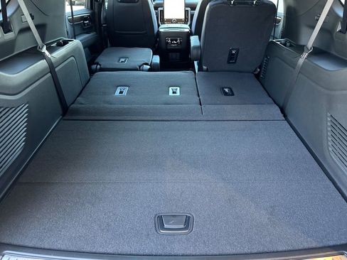 New 2026 GMC Yukon XL Denali AWD/4WD image 17