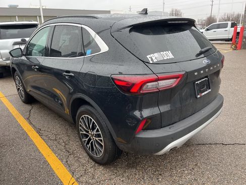 Used 2025 Ford Escape SE image 7